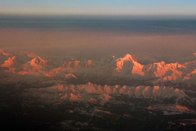 Derniers rayons de soleil sur les Alpes le mardi 26 janvier